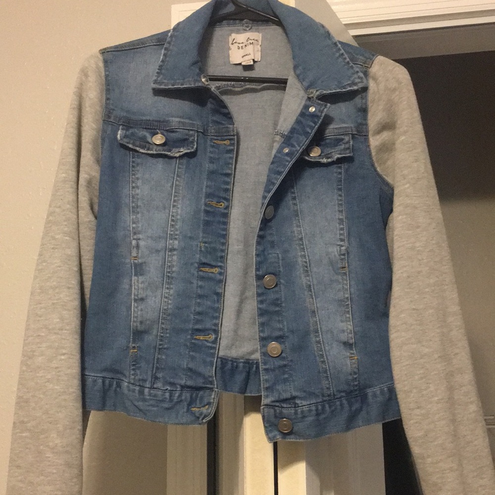 Jean and gray sleeve jacket